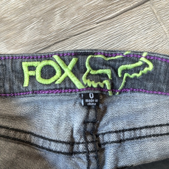 Fox black jean shorts size 0 four pockets two in form and two in back. - Picture 5 of 11